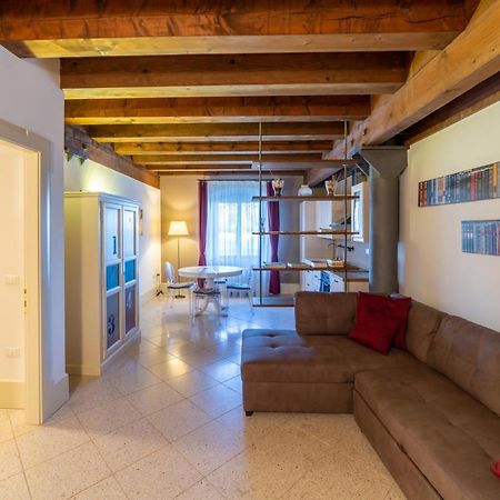 Youatmolino Canal View Apartment Venetië Buitenkant foto